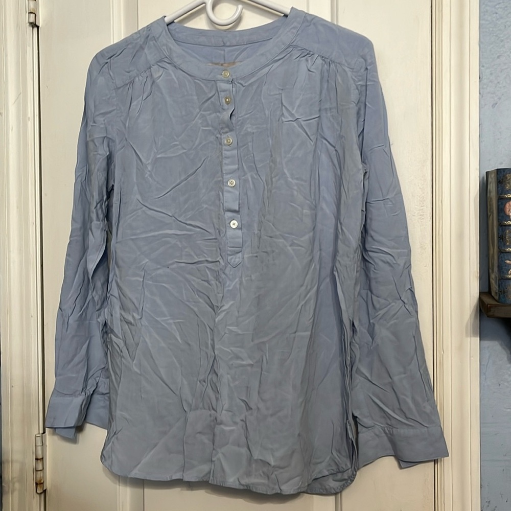 LOFT size Medium light blue long sleeve button down shirt. LIKE NEW